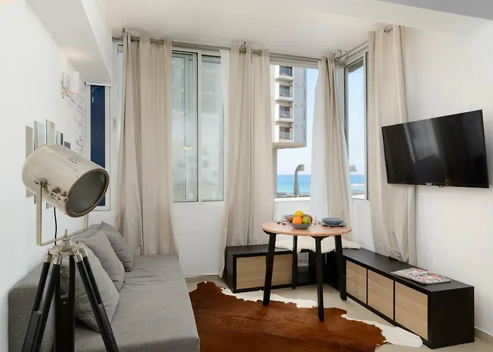 Sea View Designed Studio Apartment In Front Of Hilton Tlv